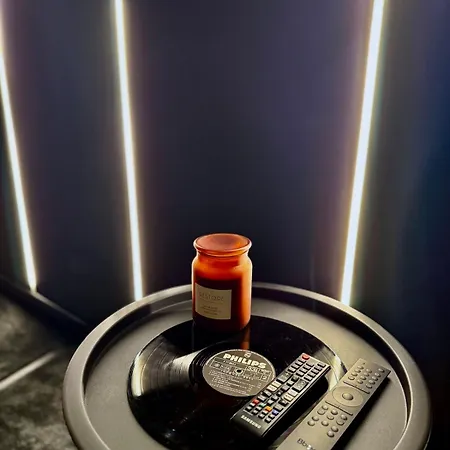 Les Coulisses - Cinema Prive & Jeu De Piste A 2 *